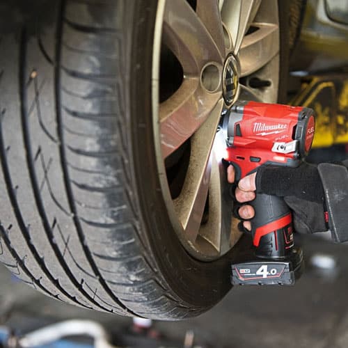 may-siet-bu-long-milwaukee-m12-fiwf12-0c-4 Máy siết bu lông Milwaukee M12 FIWF12-0C (4)