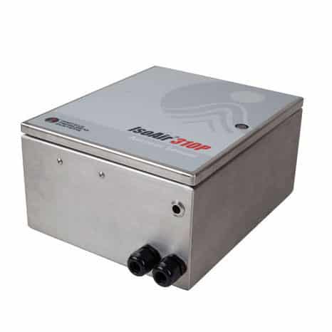 thiet-bi-dem-hat-tieu-phan-IsoAir®310P Cảm biến đếm hạt tiểu phân PMS IsoAir 310P nhìn từ trên với hai cổ siết cáp ở cạnh vỏ