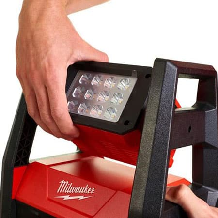 den-led-hat-cong-suat-cao-milwaukee-m18-hal-0-1 Đèn LED hắt công suất cao Milwaukee M18 HAL-0 (1)