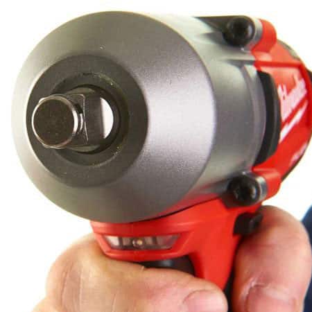 may-siet-bu-long-milwaukee-m18-fmtiw12-0x-2 Máy siết bu lông Milwaukee M18 FMTIW12-0X (2)