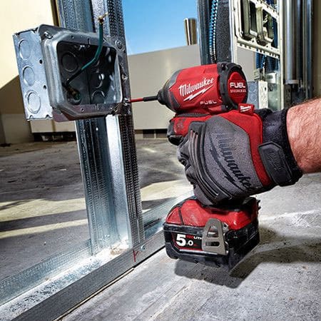 may-van-vit-milwaukee-m18-fid2-502c-4 Máy vặn vít Milwaukee M18 FID2-502C (4)