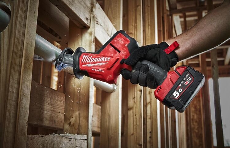 milwaukee-m12-chz-0-1 Máy cưa kiếm Milwaukee M12 CHZ-0