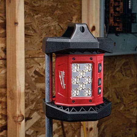 den-led-hat-sang-milwaukee-m18-al-0-3 Đèn LED hắt sáng Milwaukee M18 AL-0 (3)