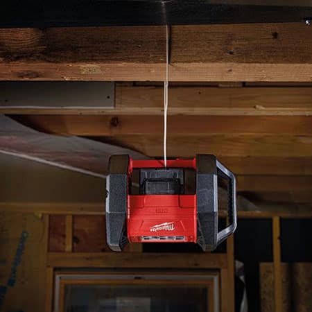 den-led-hat-sang-milwaukee-m18-al-0-4 Đèn LED hắt sáng Milwaukee M18 AL-0 (4)