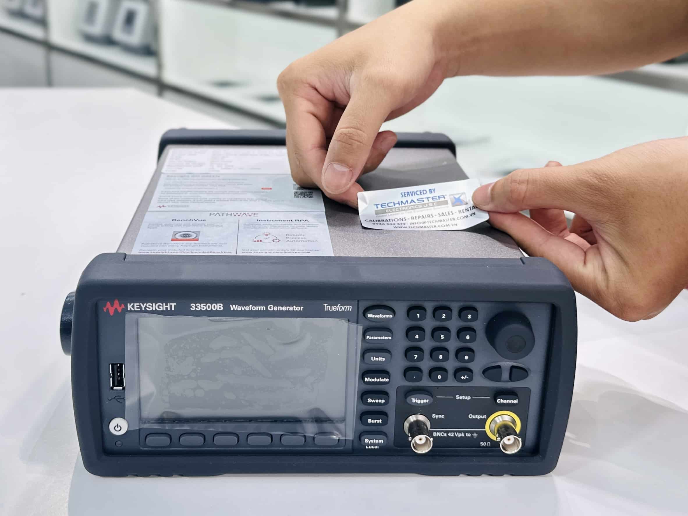 keysight-33500B-3 Máy phát hàm Trueform Keysight 33500B 3